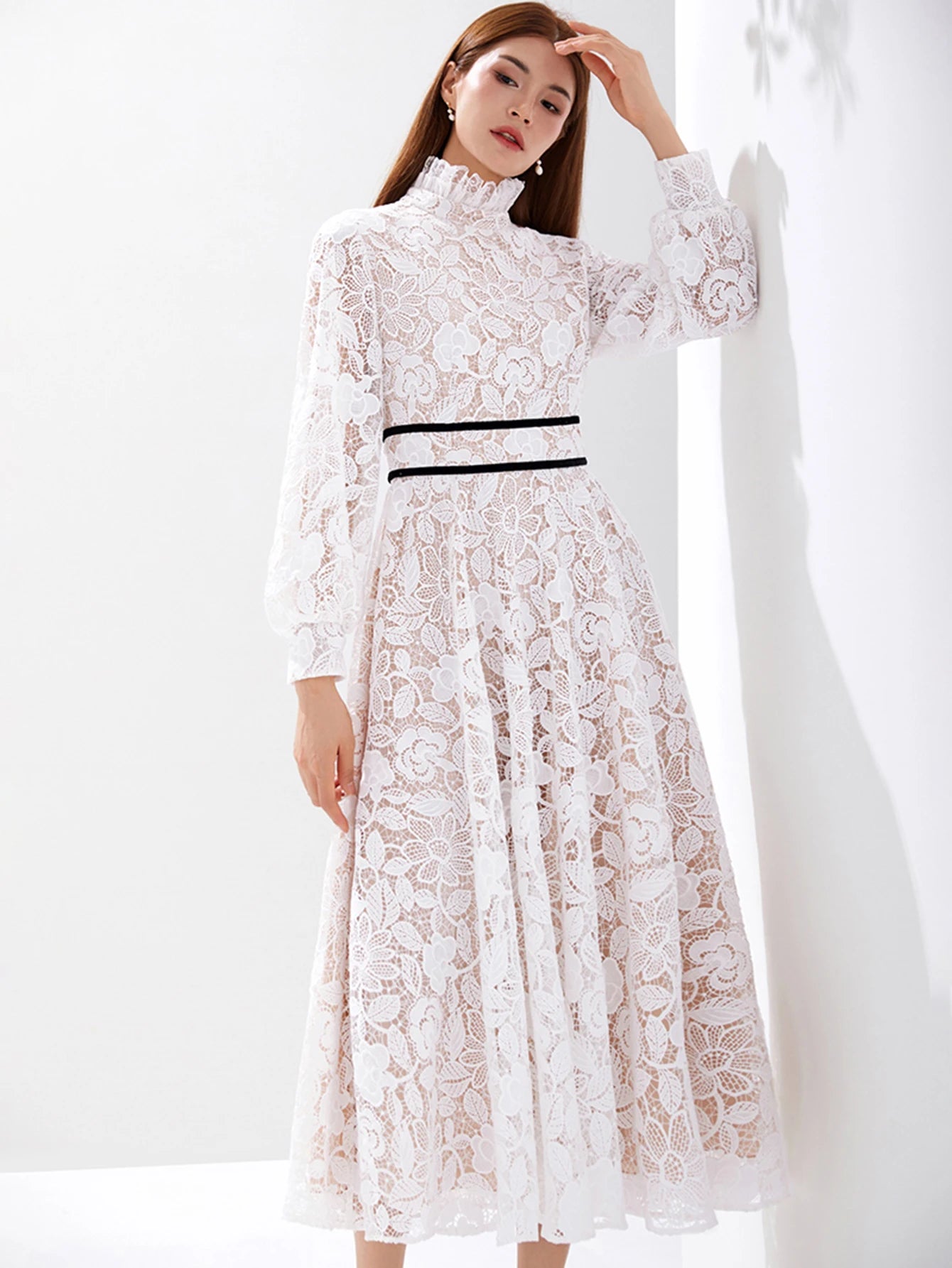 Robe de Soirée Longue en Dentelle – Belle & Lace