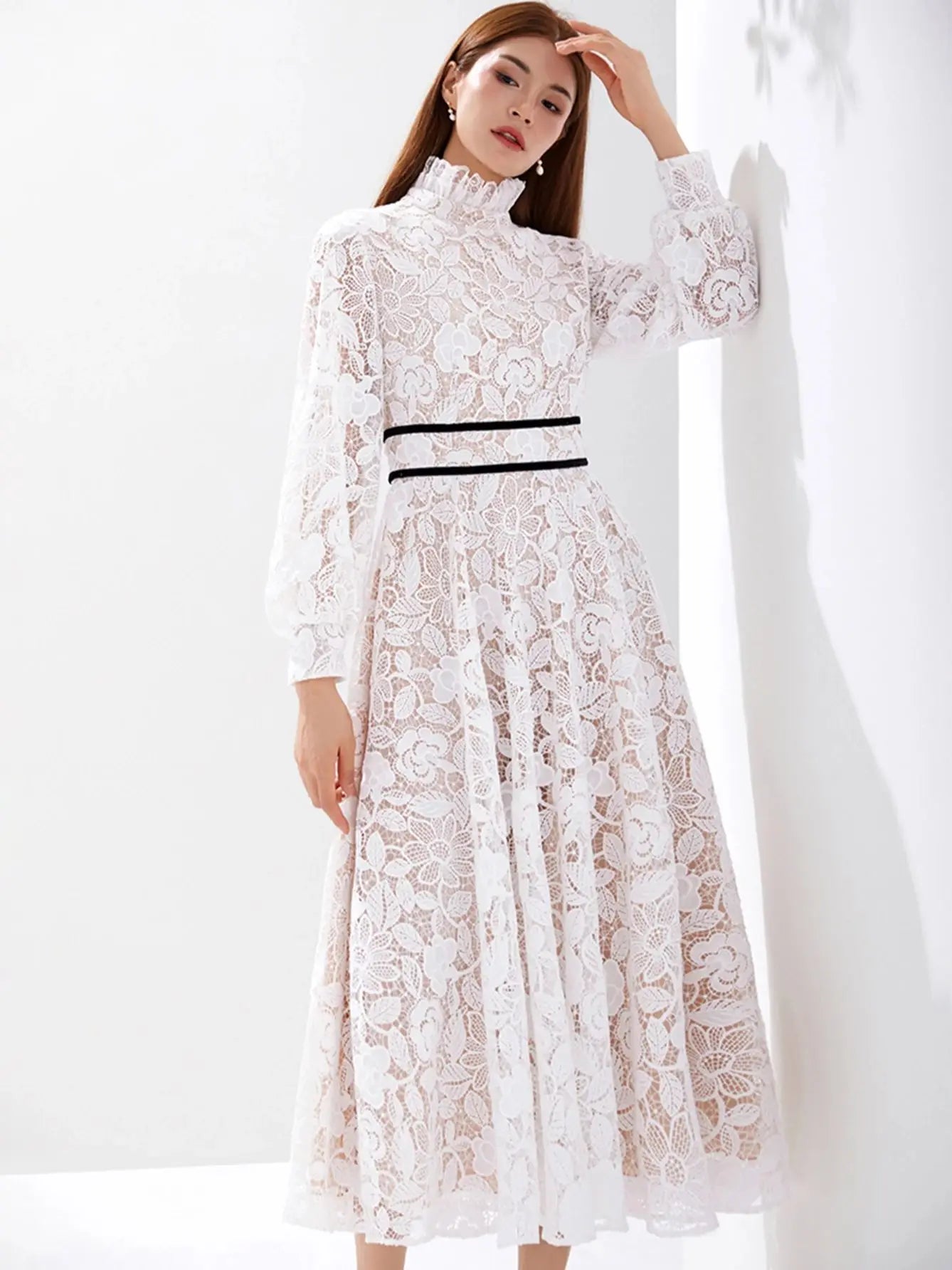 Robe de Soirée Longue en Dentelle – Belle & Lace