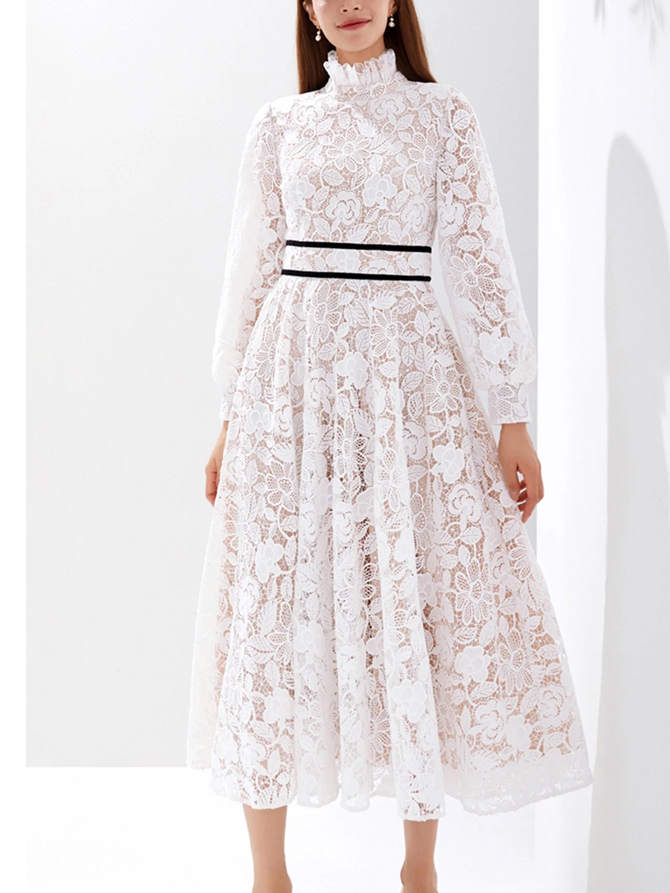 Robe de Soirée Longue en Dentelle – Belle & Lace