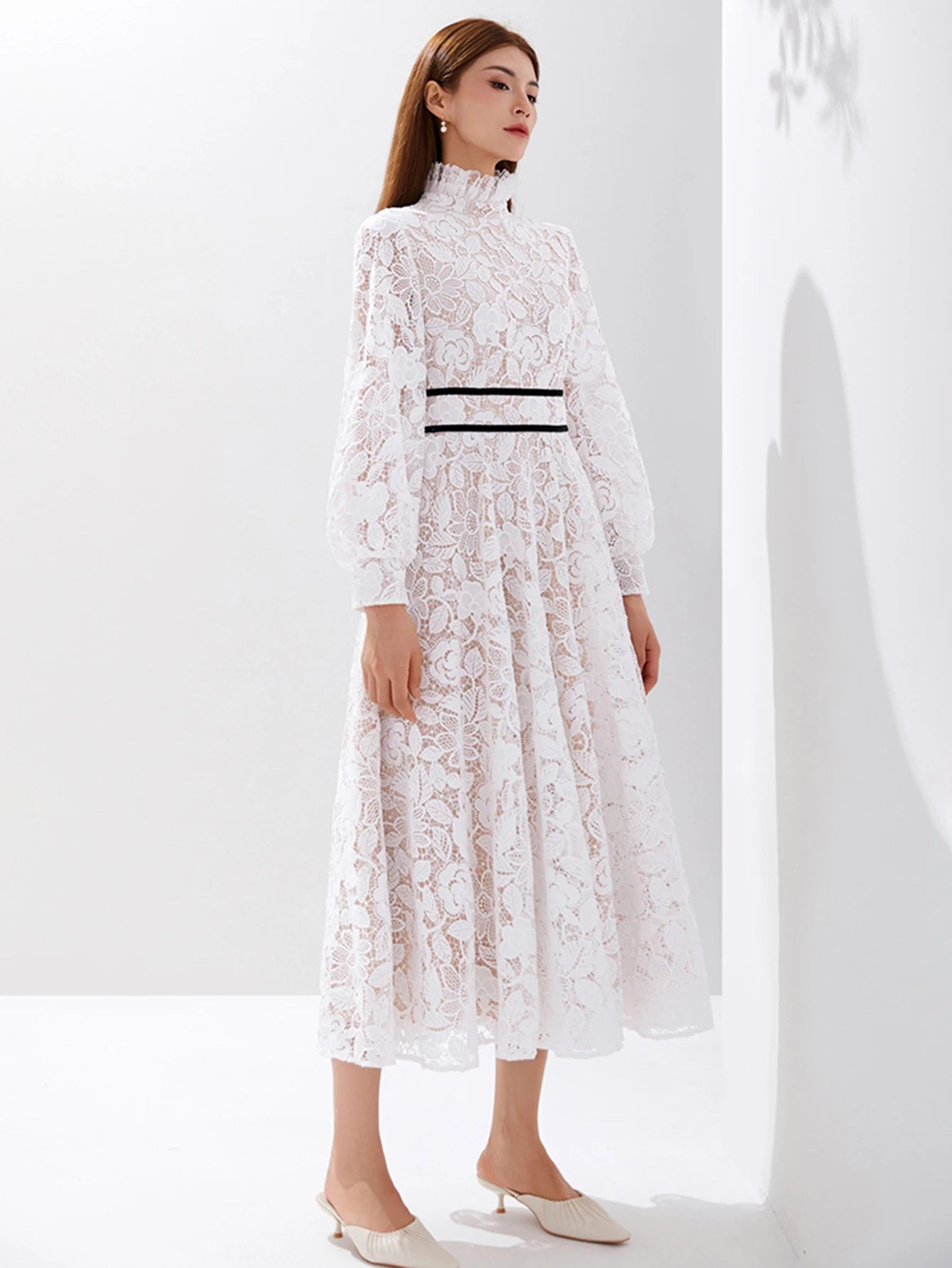 Robe de Soirée Longue en Dentelle – Belle & Lace