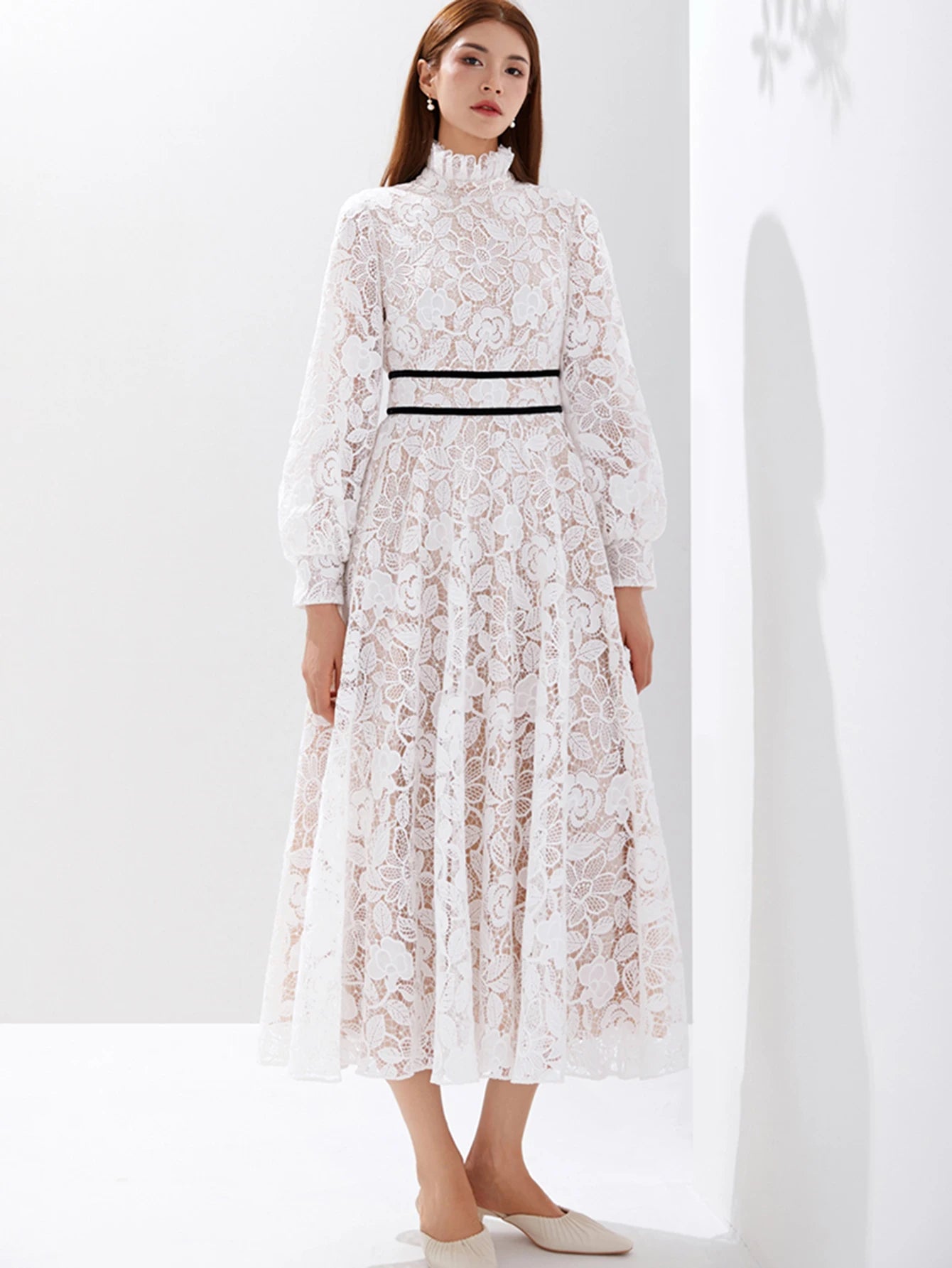 Robe de Soirée Longue en Dentelle – Belle & Lace