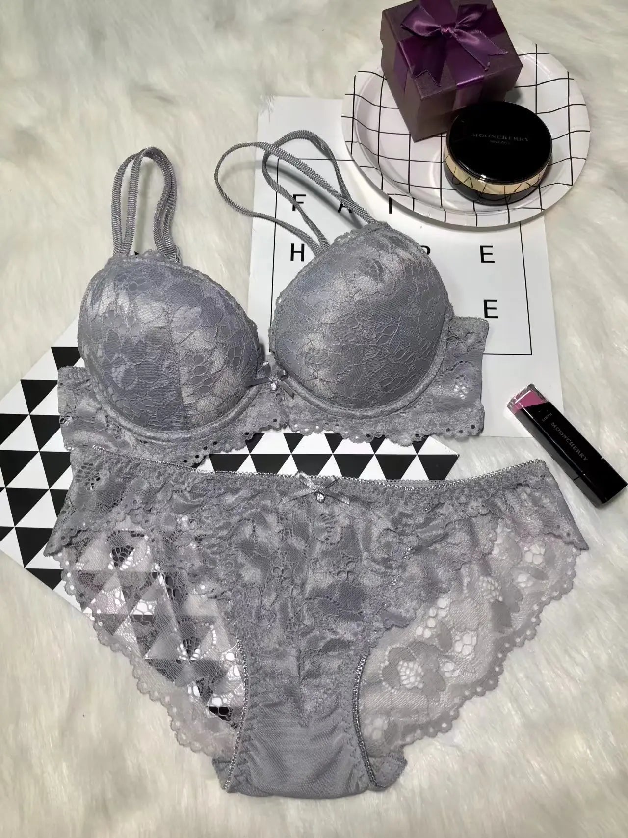 Ensemble de Lingerie - Élégance de Rose